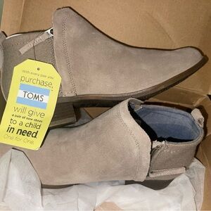 TOMS Deia Suede Wool Ankle Booties in Desert Taupe Womens Size 9 NWT